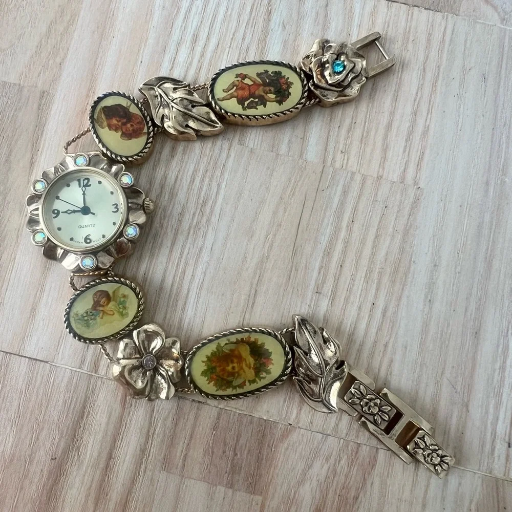 Rare Vintage gold tone Cherub Charm Bracelet Watch NEW BATTERY